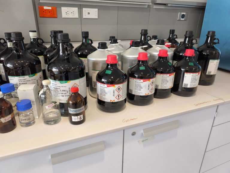 Almacenamiento de reactivos Químicos Phoenix Worldwide Logistics Colombia